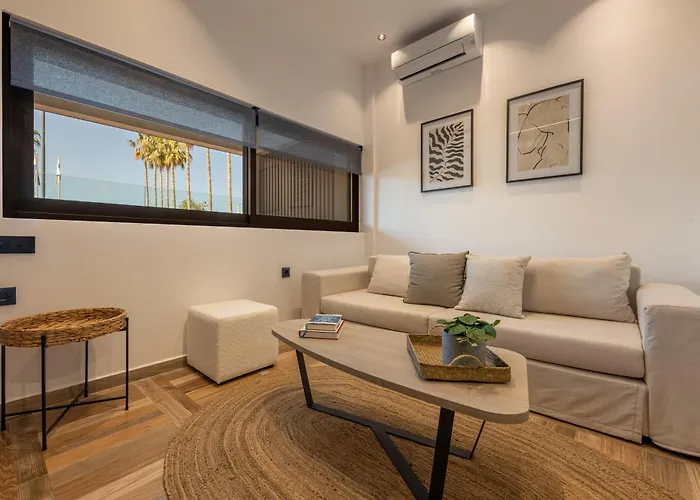 Apartment Hot Tub - 5 Min To Beaches - Netflix - Full Kitchen