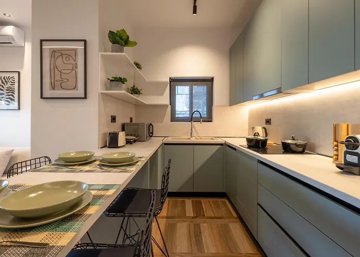 Apartment Hot Tub - 5 Min To Beaches - Netflix - Full Kitchen *