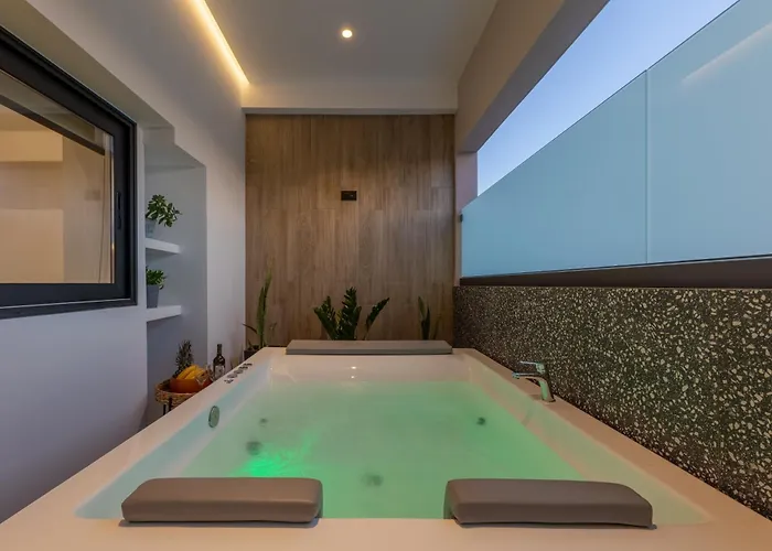 شقة Hot Tub - 5 Min To Beaches - Netflix - Full Kitchen *