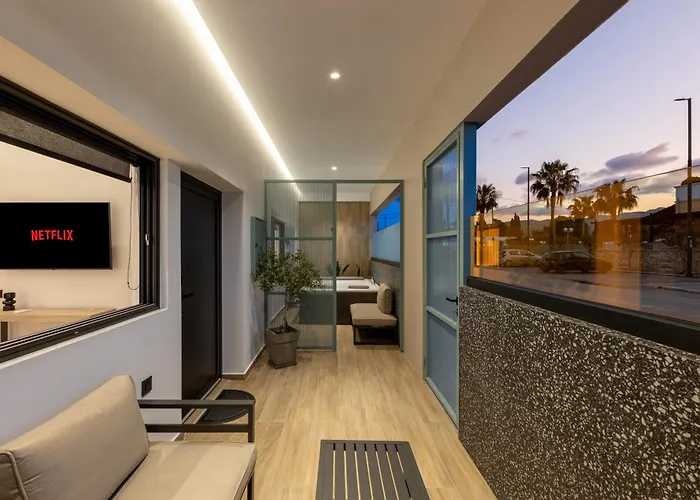 شقة Hot Tub - 5 Min To Beaches - Netflix - Full Kitchen *