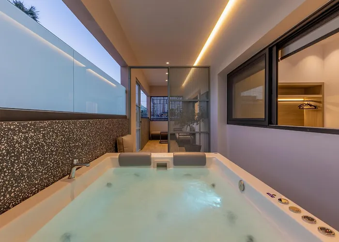 Hot Tub - 5 Min To Beaches - Netflix - Full Kitchen העיירה קוס
